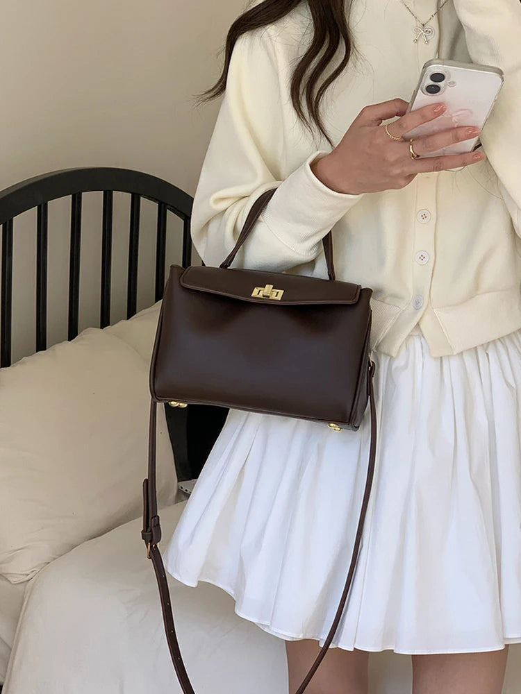 2025 new autumn and winter retro mini crossbody bag, fashionable and casual small square bag, women's versatile single shoulder
